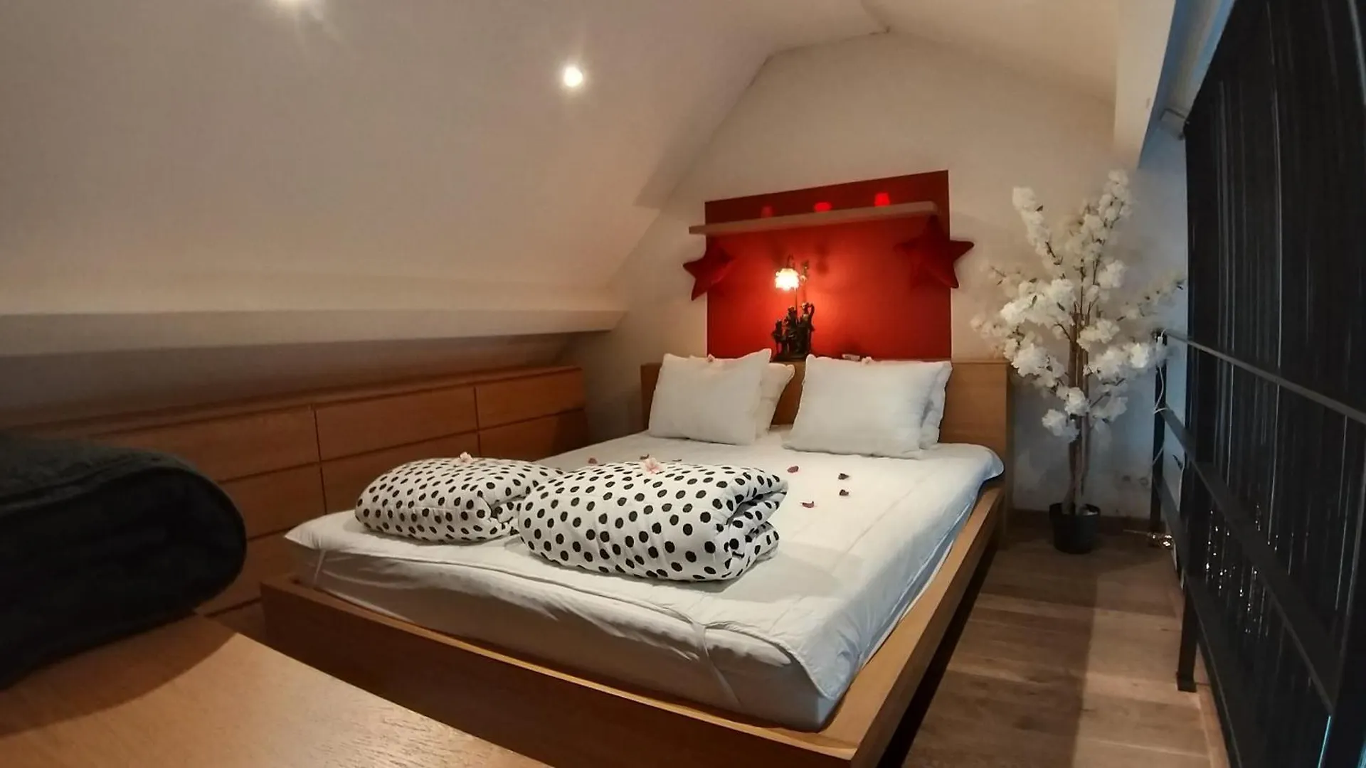 Wellness Loft With Sauna, Jacuzzi, Roof Terrace & Amazing View Apartment Antwerp 0*,  Belgium
