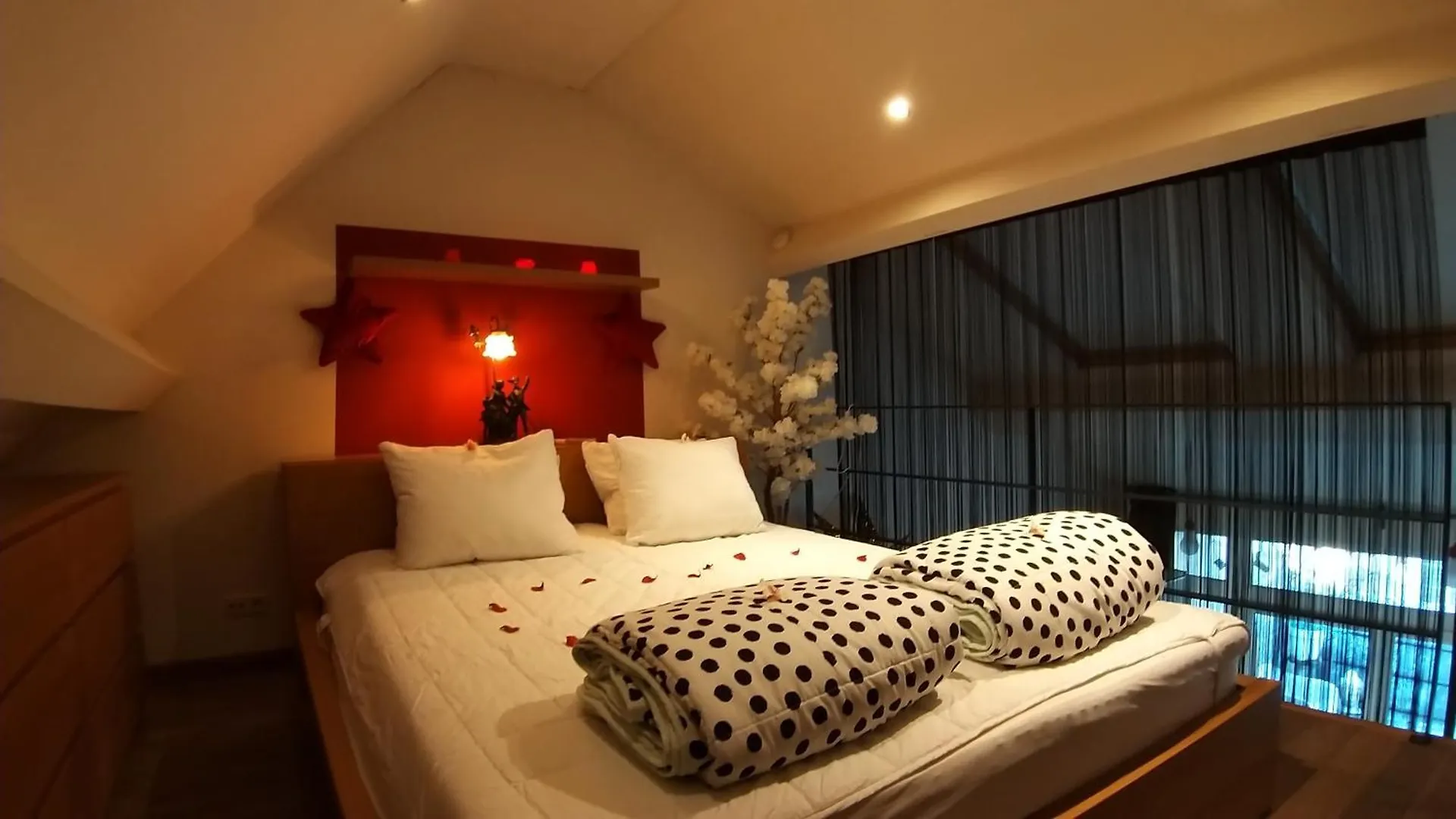 Wellness Loft With Sauna, Jacuzzi, Roof Terrace & Amazing View Apartment Antwerp Belgium